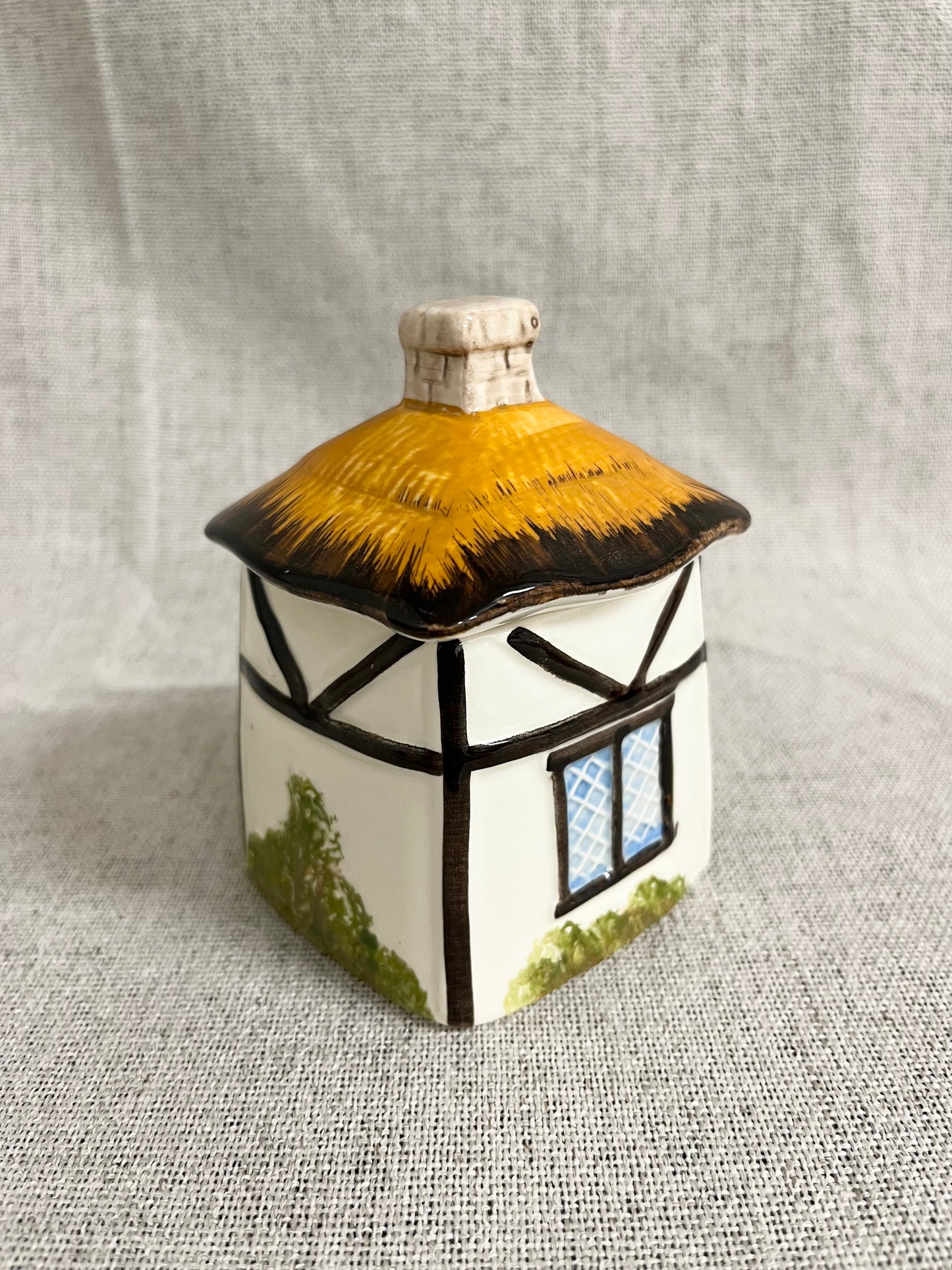 Hand-painted english cottage jar
