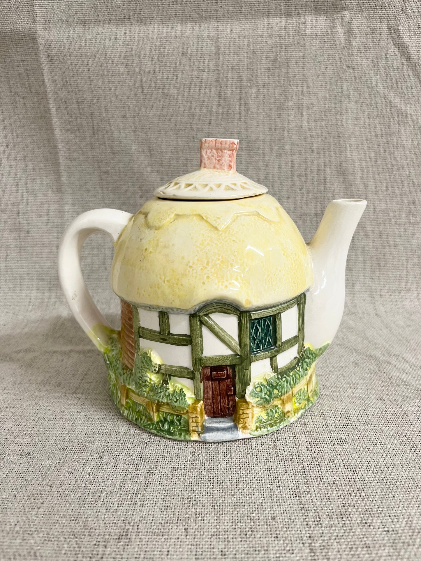 Cottage house teapot