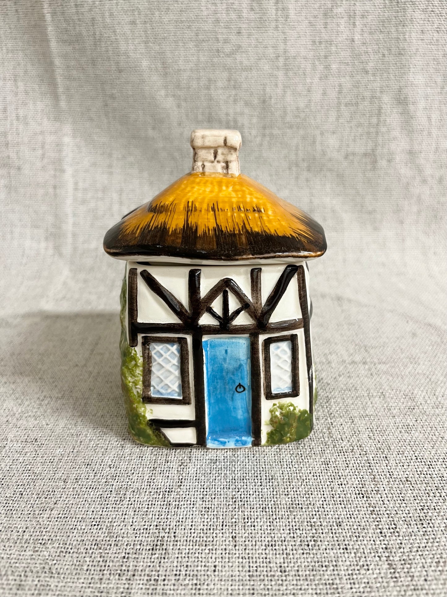 Hand-painted english cottage jar