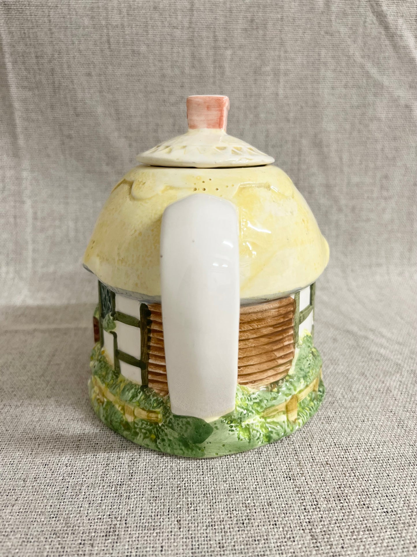 Cottage house teapot