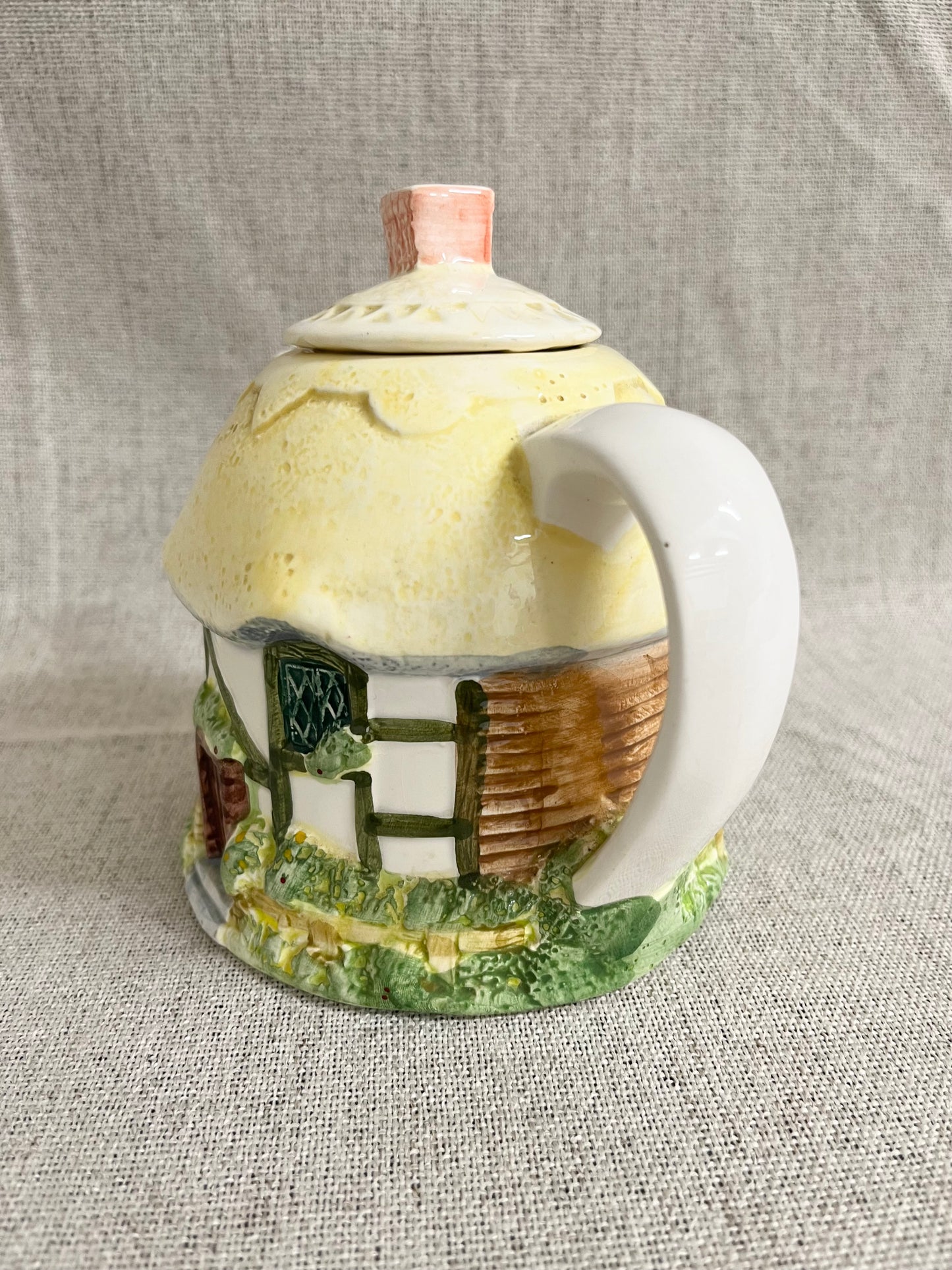 Cottage house teapot
