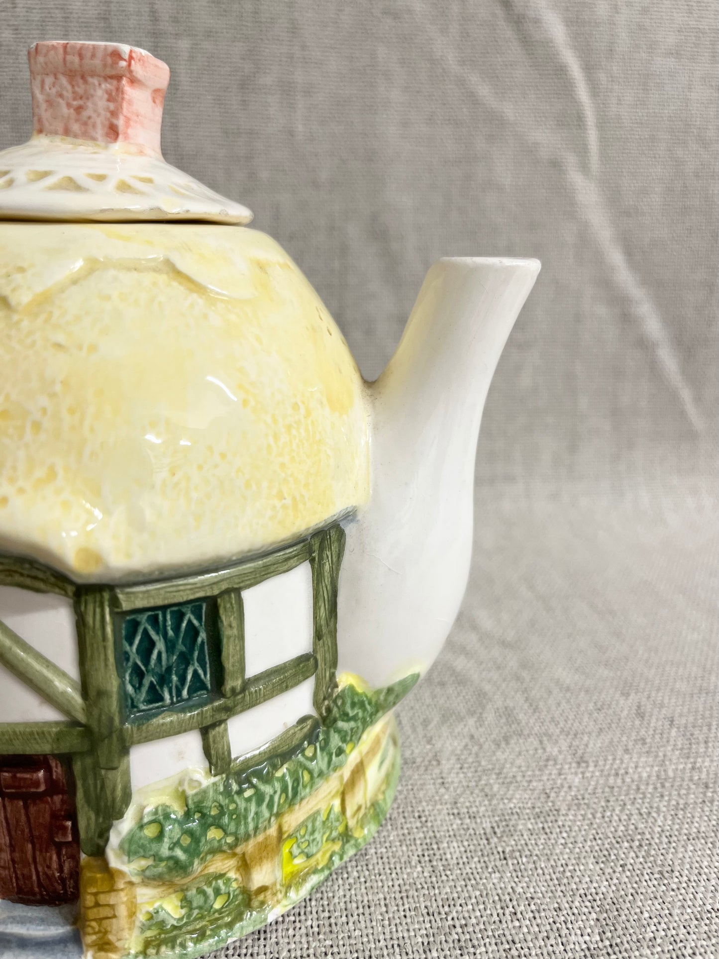 Cottage house teapot
