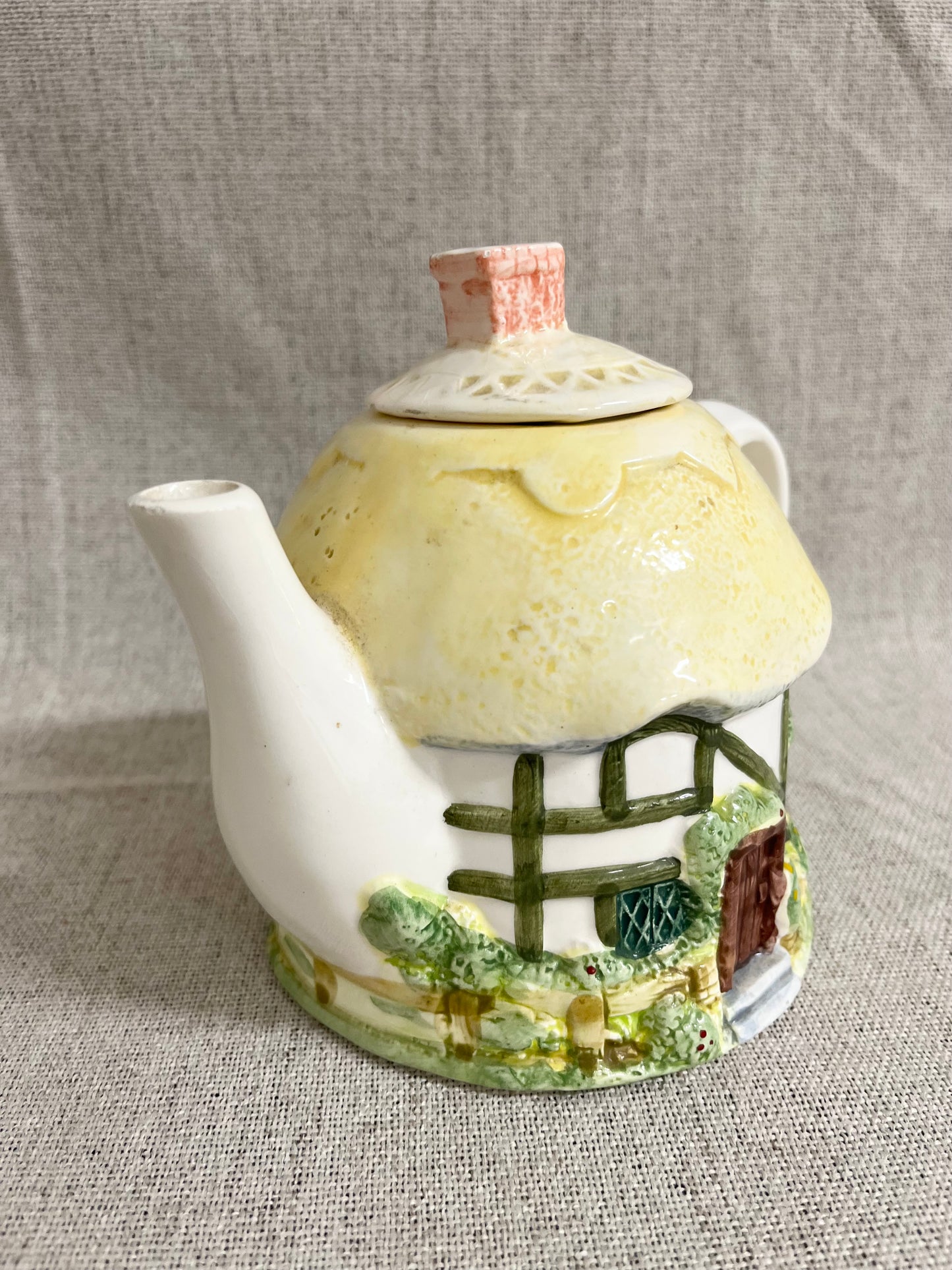 Cottage house teapot