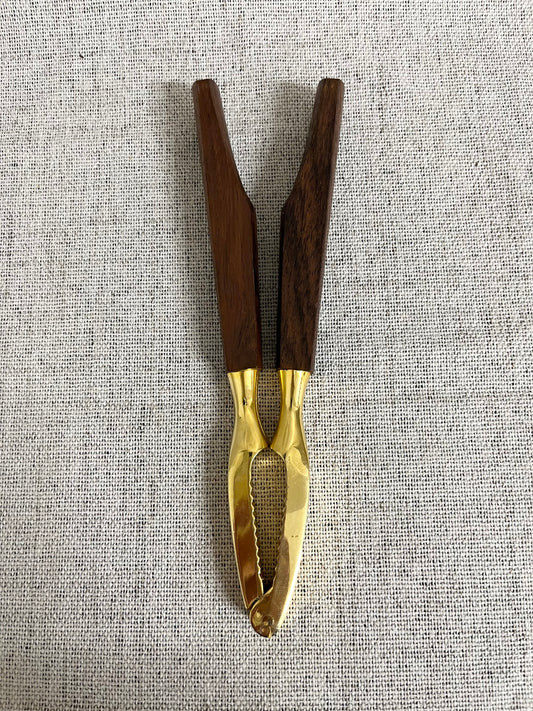 Nutcracker in brass and walnut